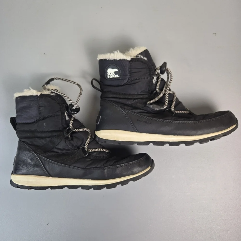 Sorel Boots Womens Size 7 Whitney Black Fur Trim Winter Shoe Insulated Bungee